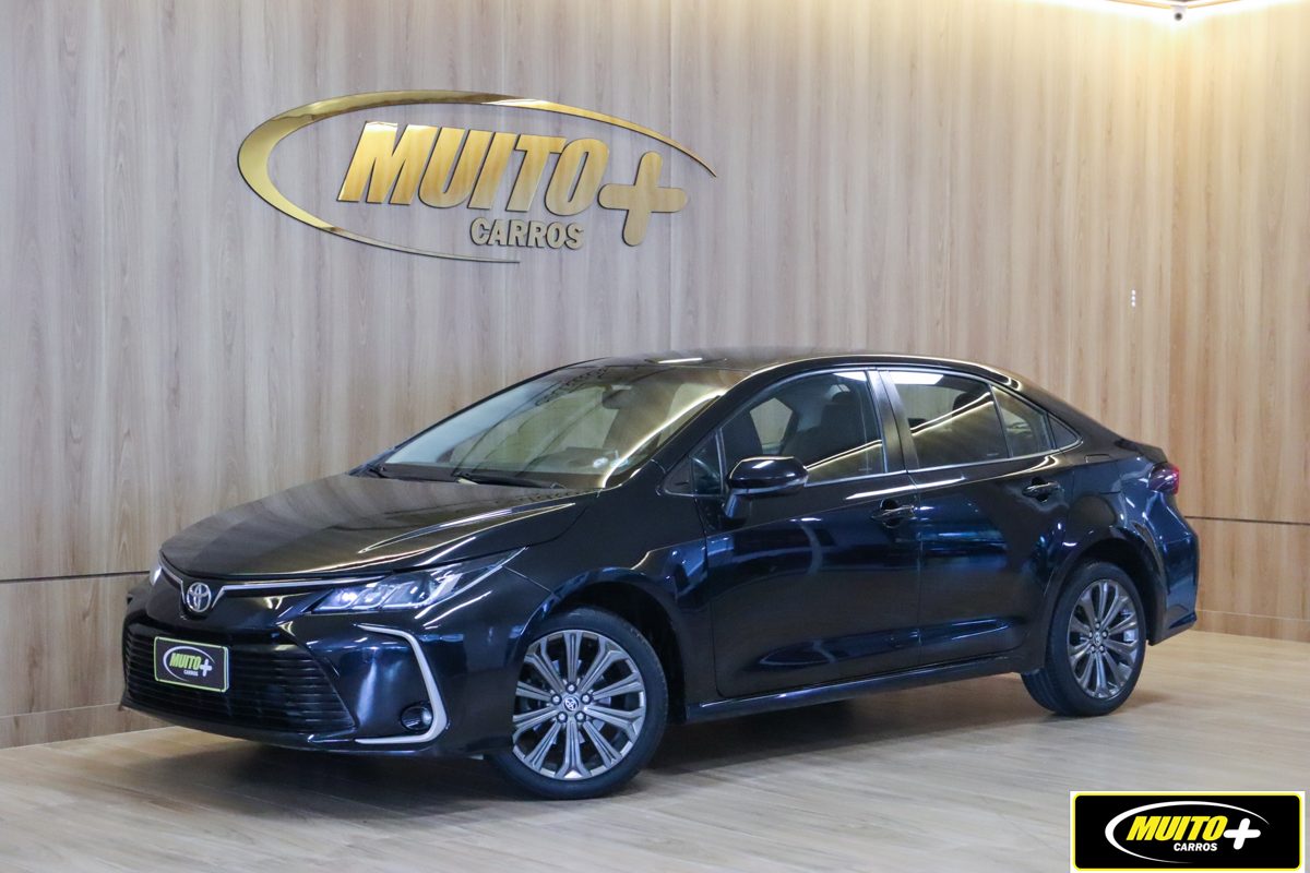 Toyota Corolla XEi preto no estúdio da Muito Mais Carros