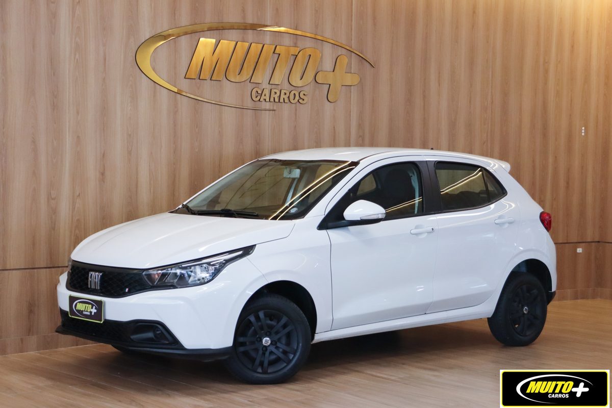 Fiat Argo branco no estúdio da Muito Mais Carros