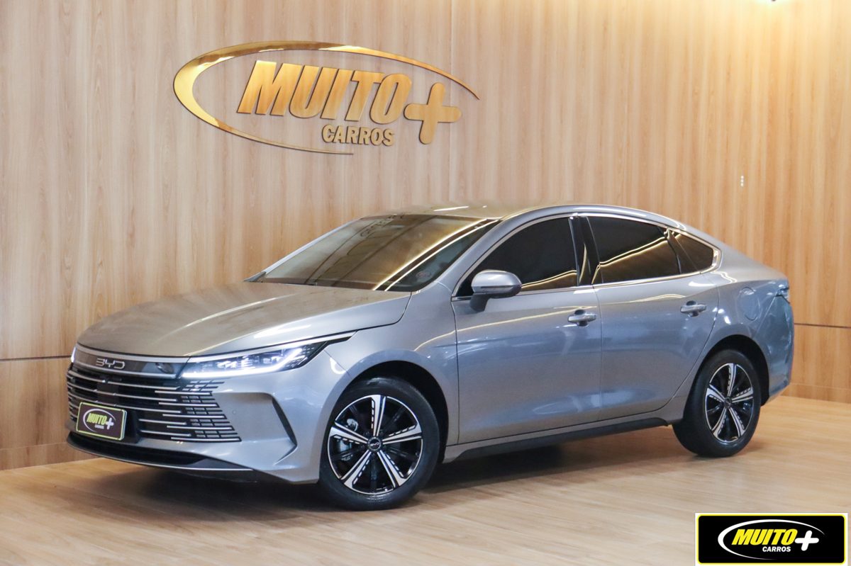 BYD King GS no estúdio da Muito Mais Carros