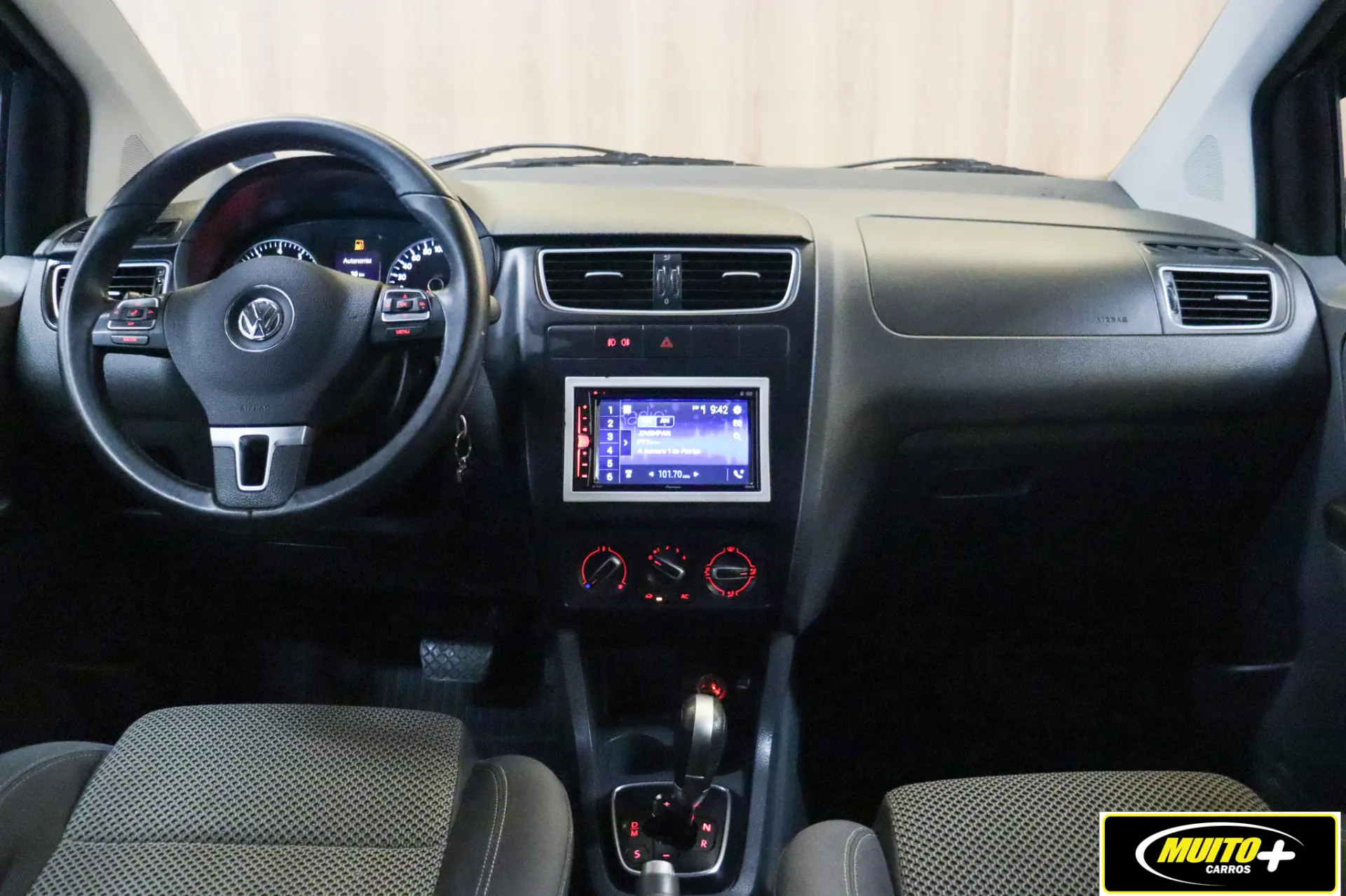 Volkswagen SpaceFox — foto 5