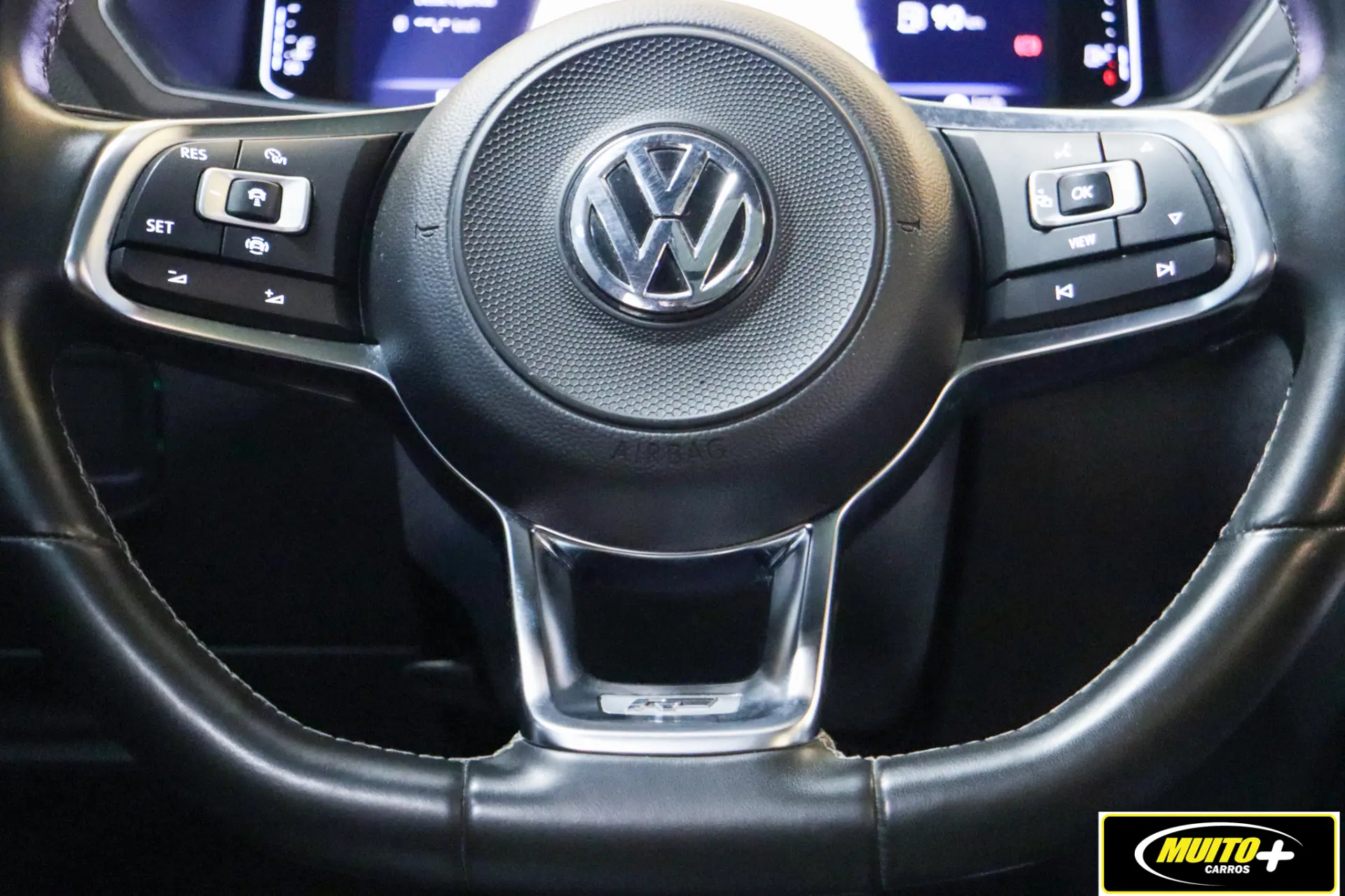 Volkswagen Tiguan — foto 12