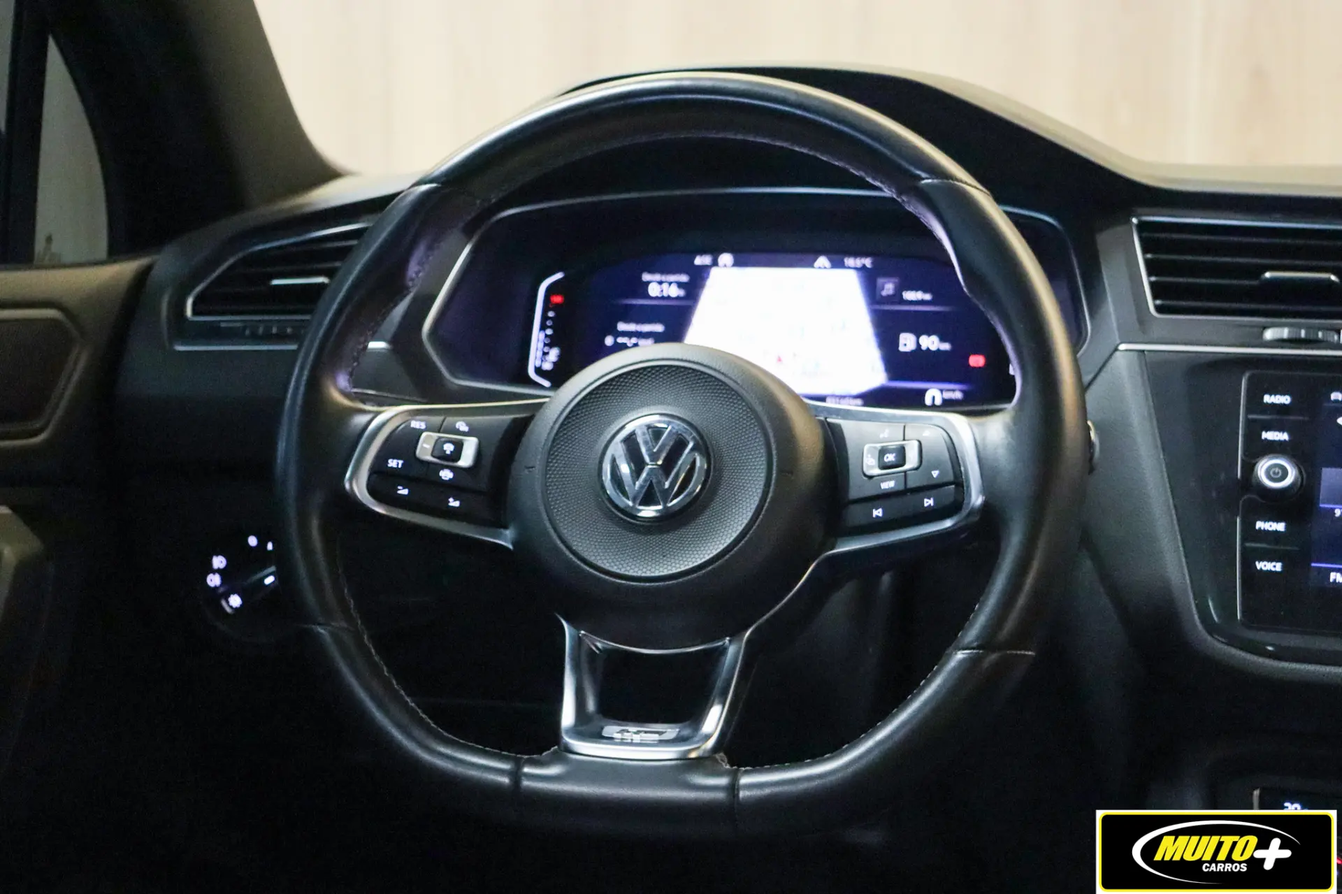 Volkswagen Tiguan — foto 6