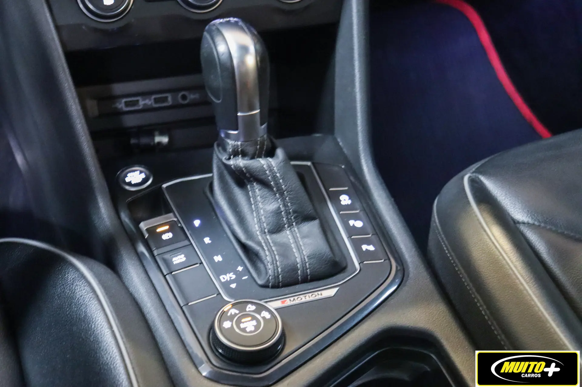 Volkswagen Tiguan — foto 8