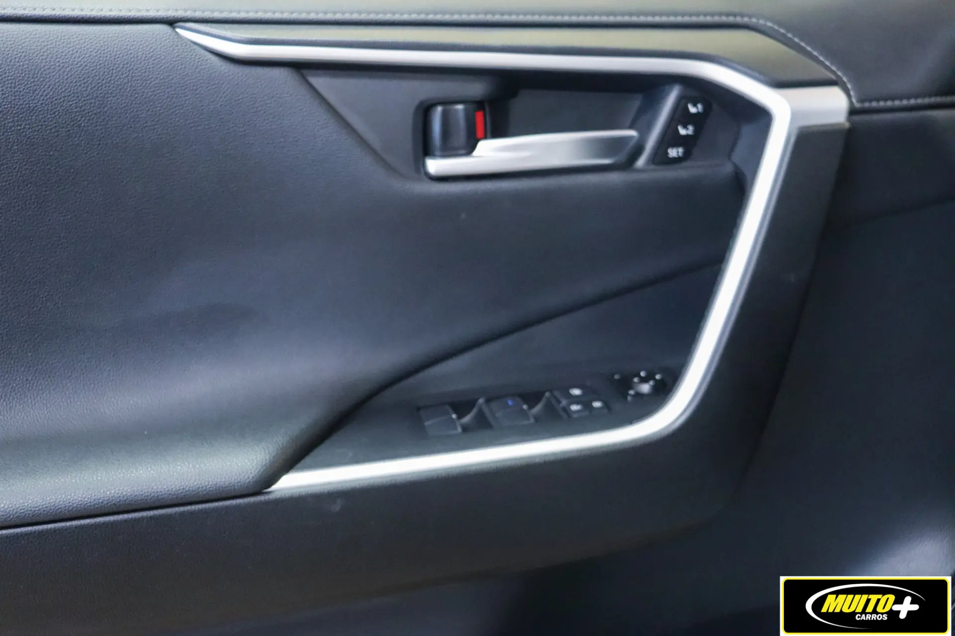 Toyota RAV4 — foto 18
