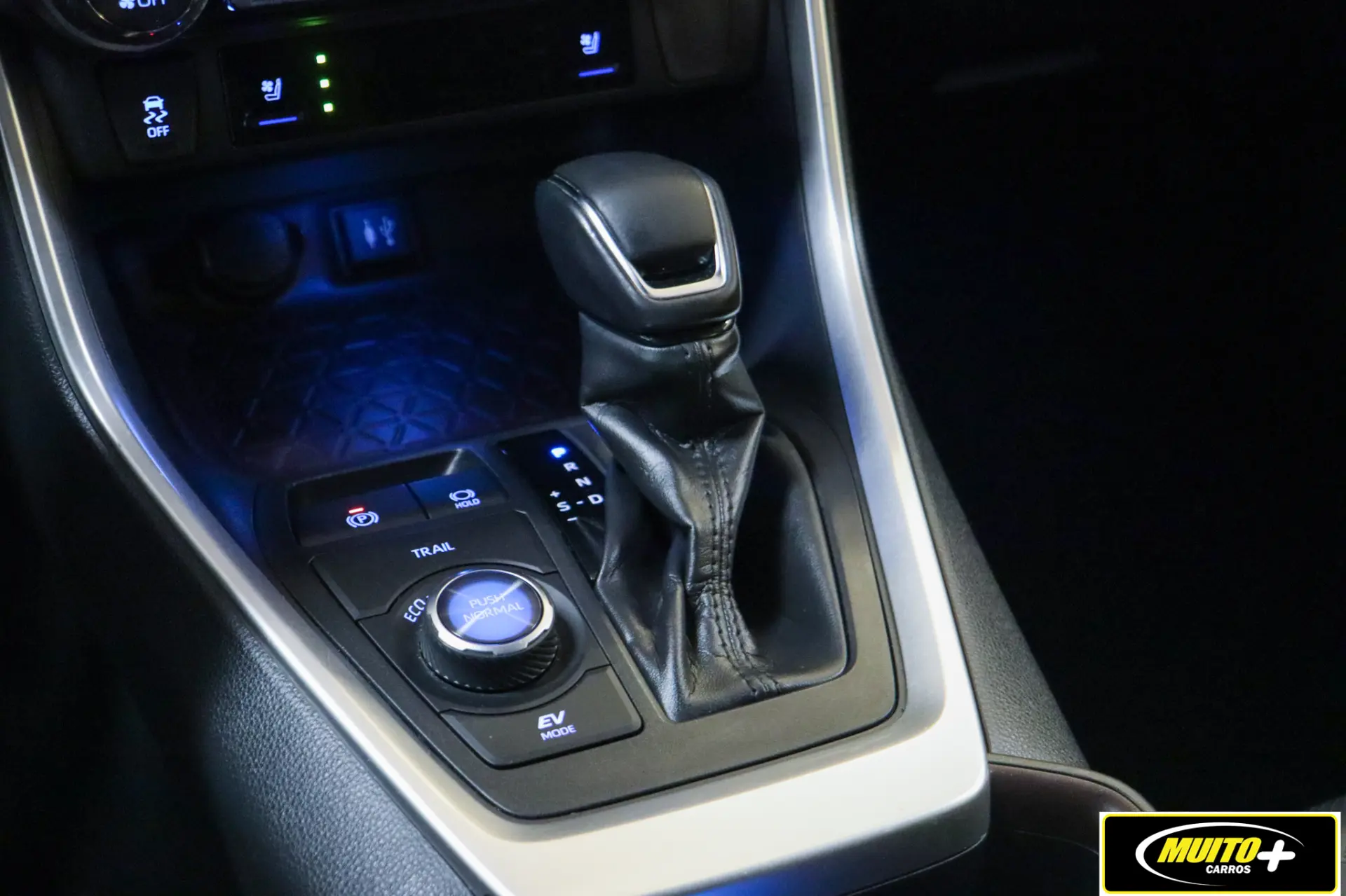 Toyota RAV4 — foto 8