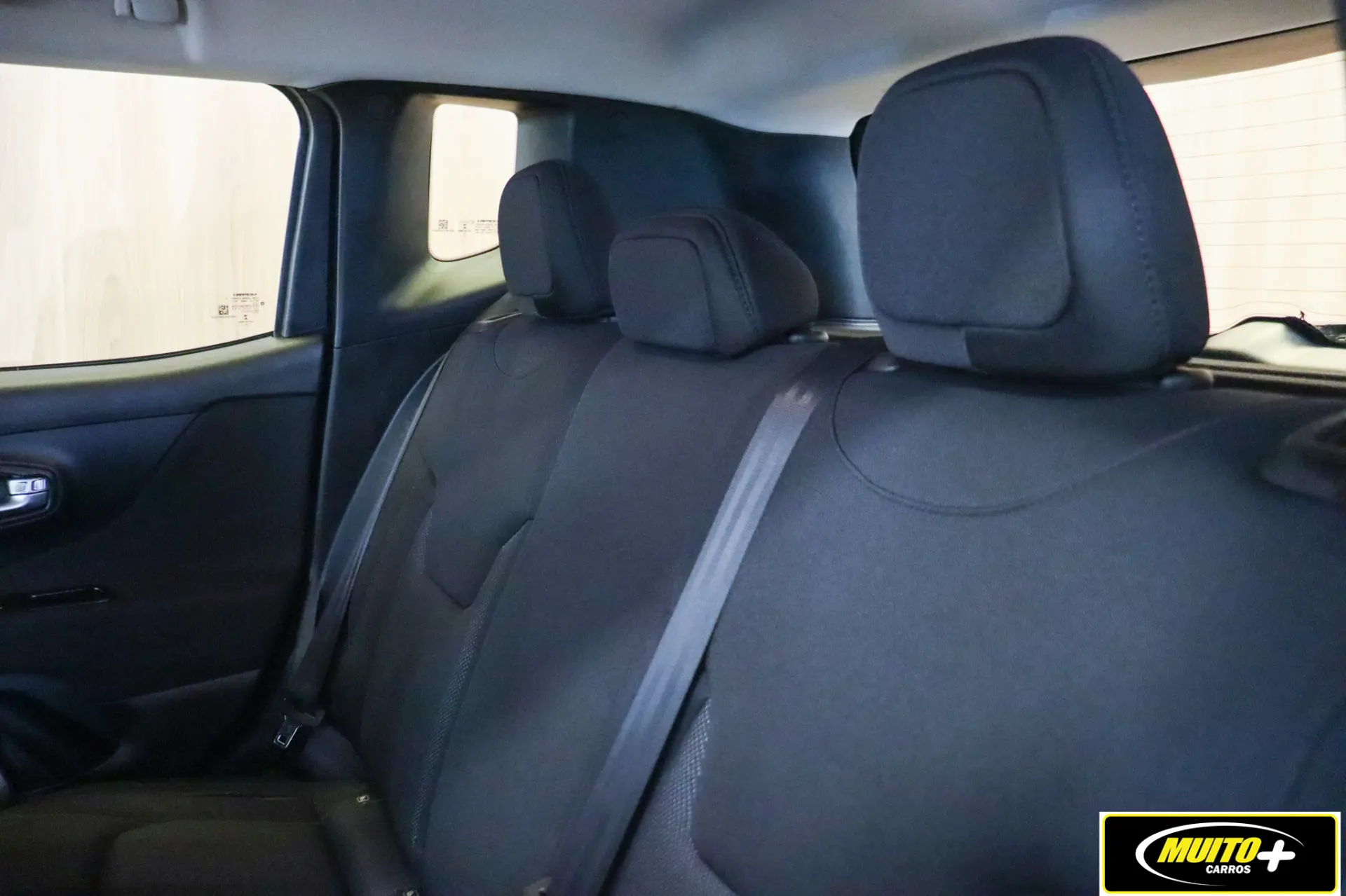 Jeep Renegade — foto 10