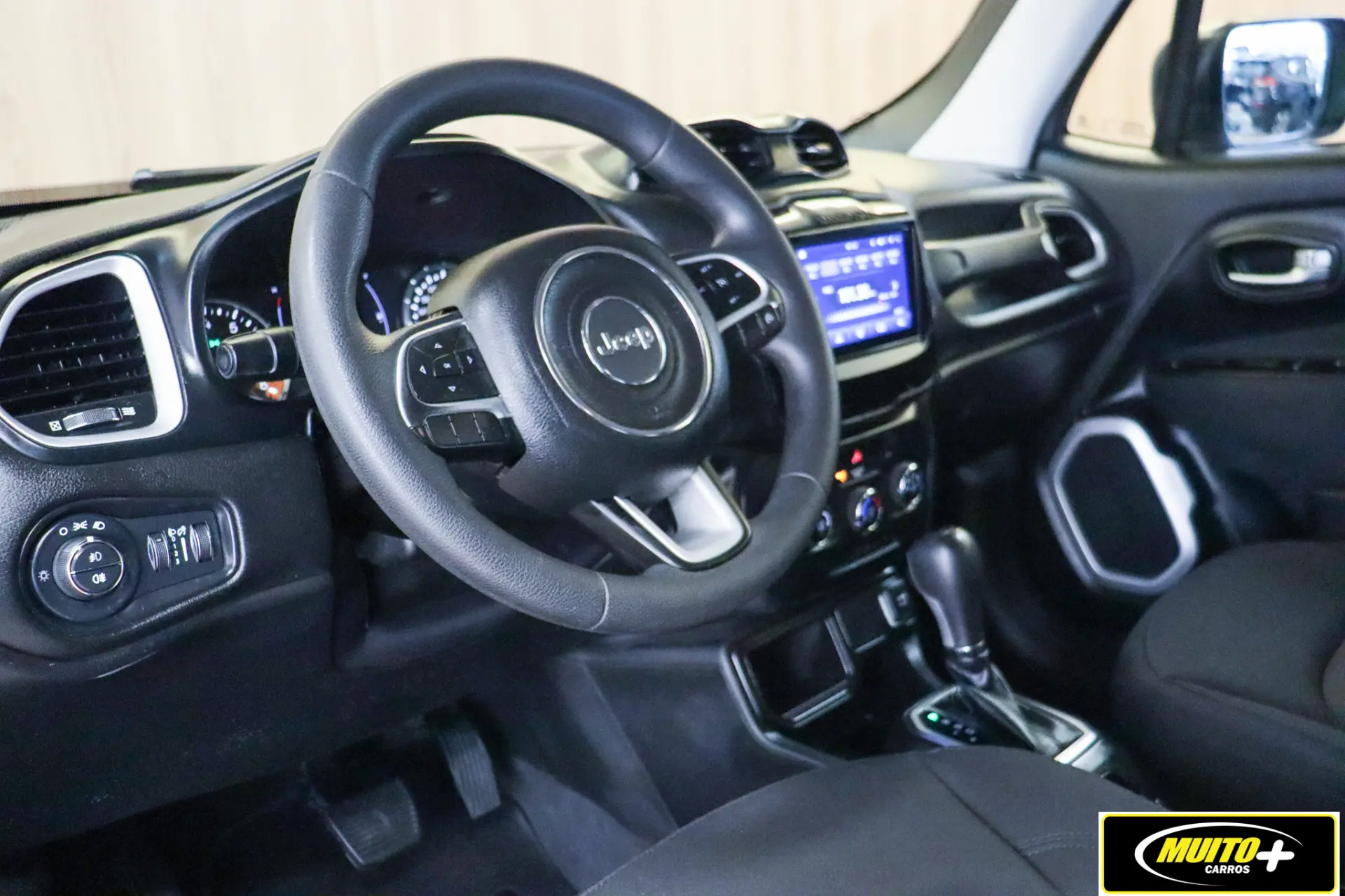 Jeep Renegade — foto 11