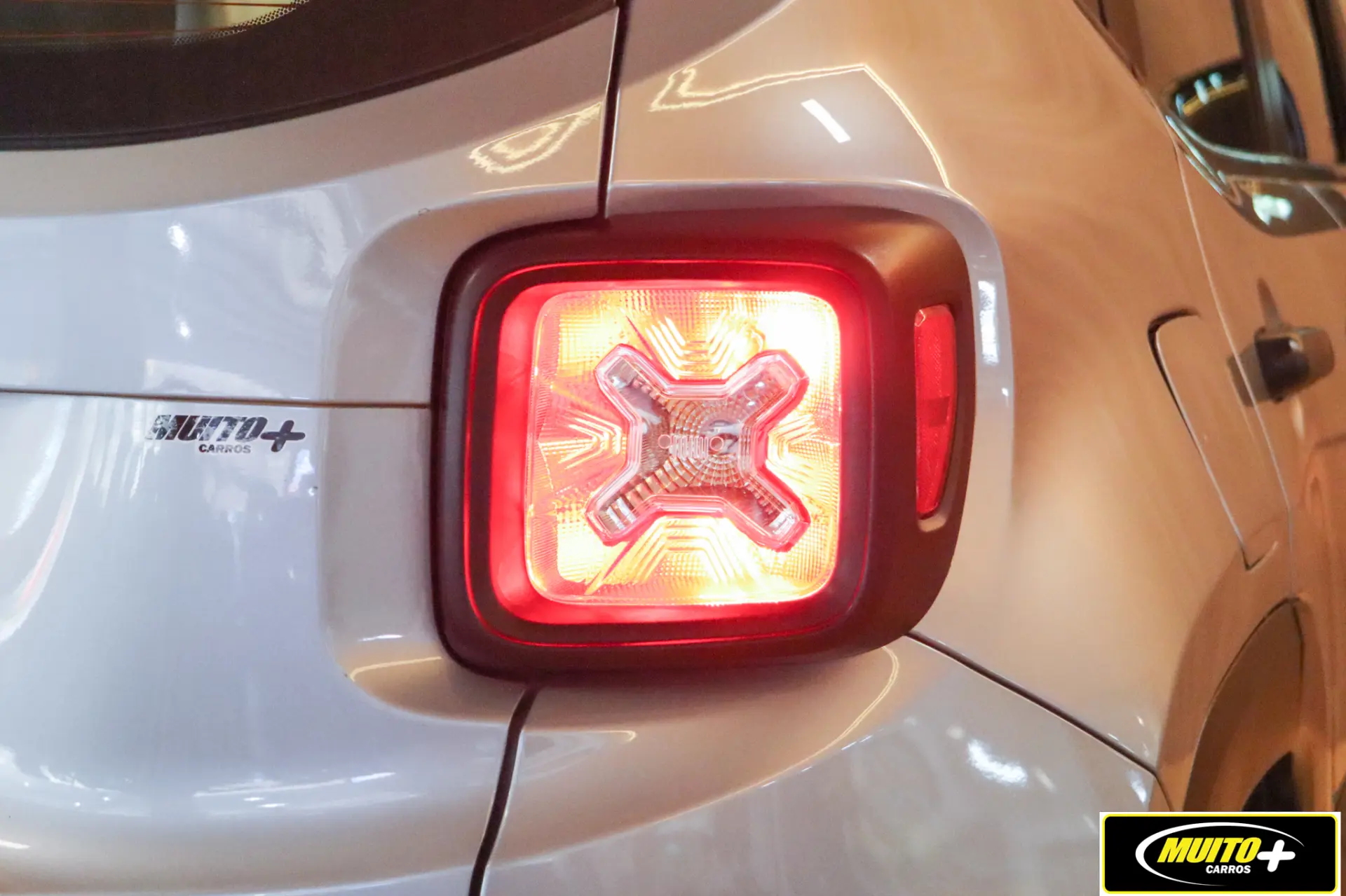 Jeep Renegade — foto 14
