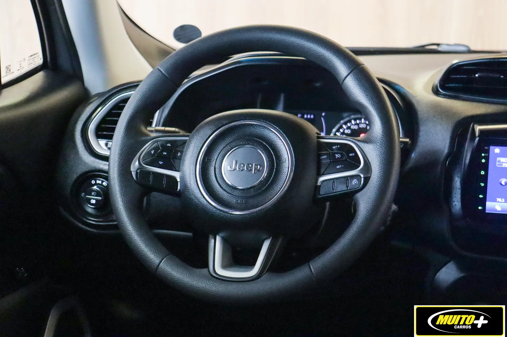 Jeep Renegade — foto 6