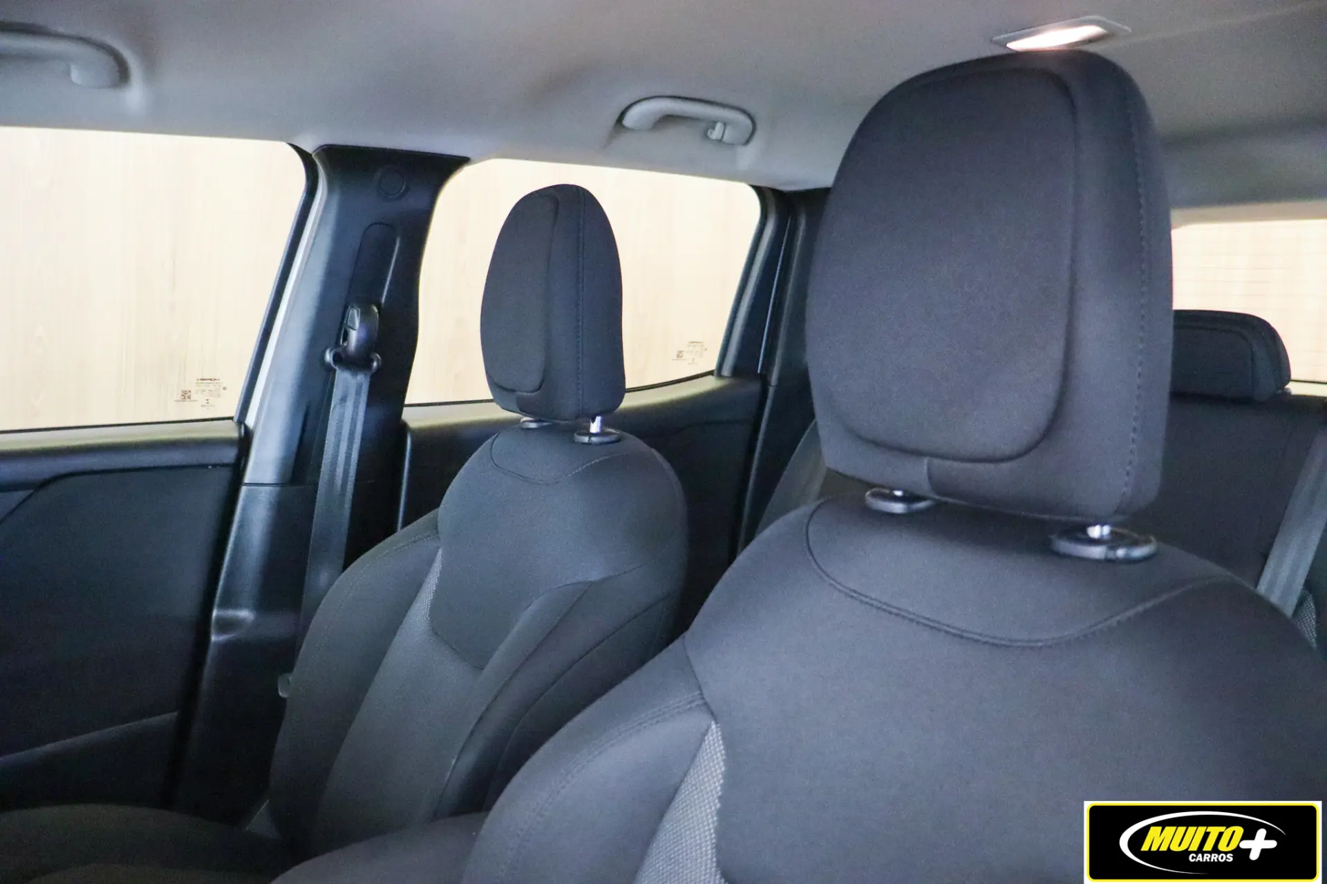 Jeep Renegade — foto 9