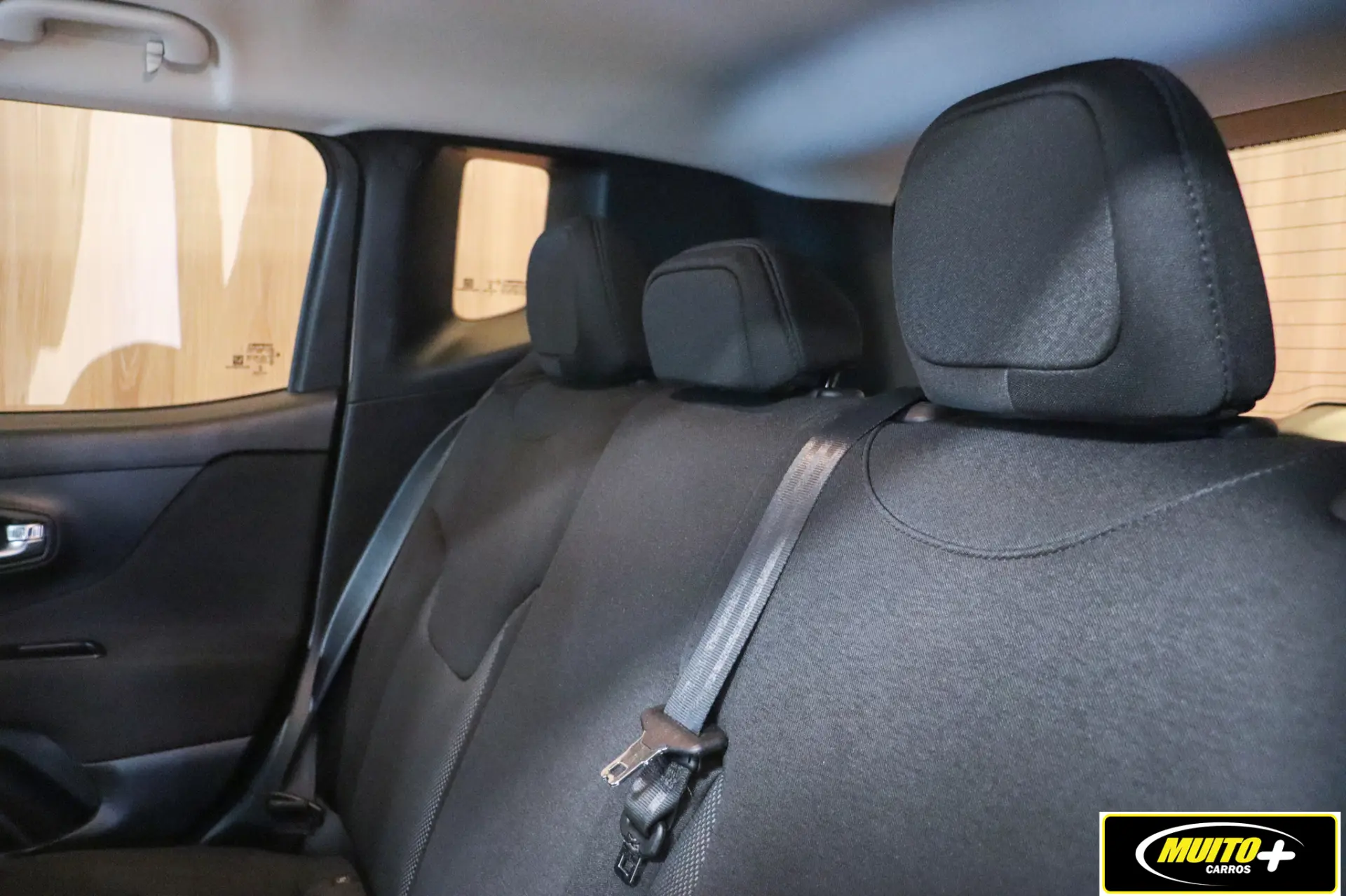 Jeep Renegade — foto 10