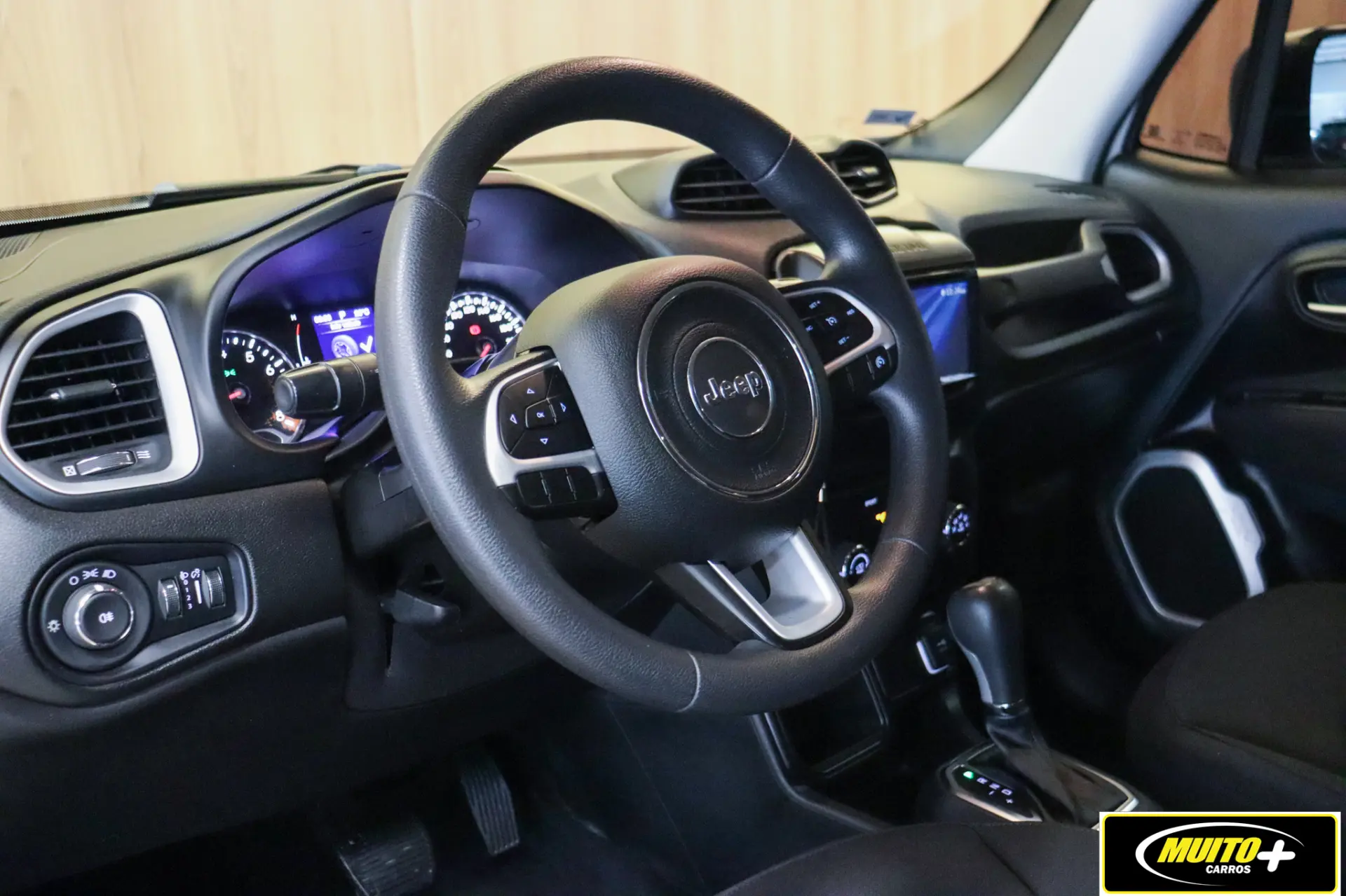 Jeep Renegade — foto 11