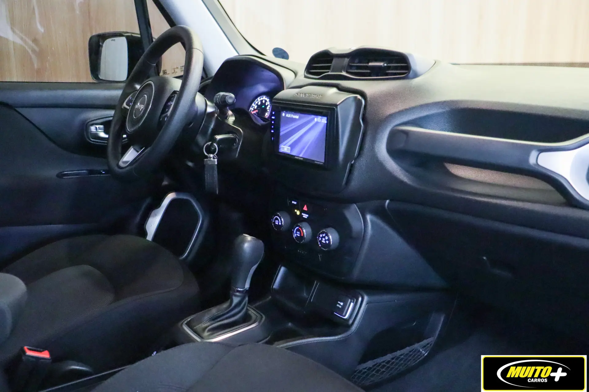 Jeep Renegade — foto 13