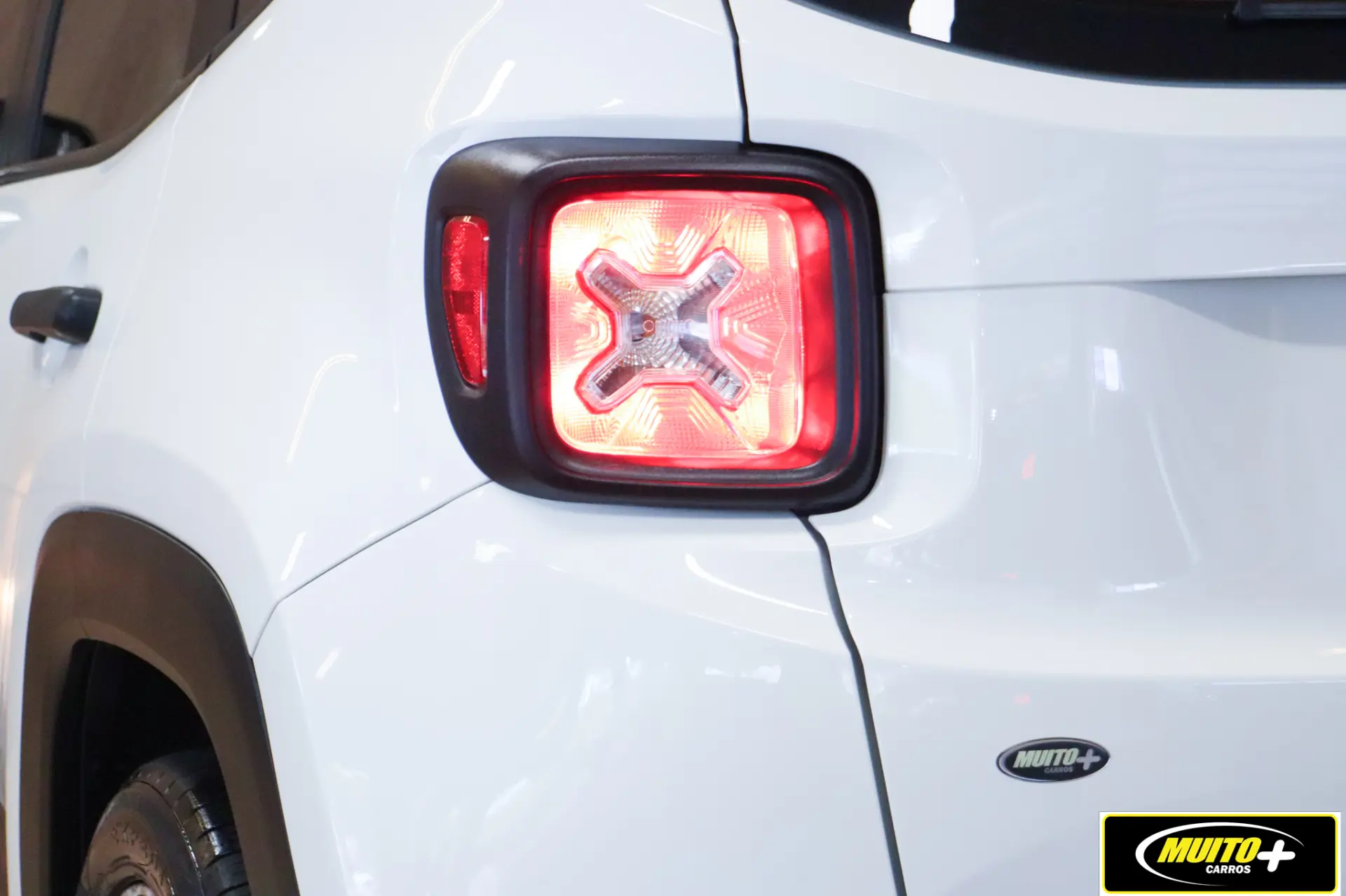 Jeep Renegade — foto 15