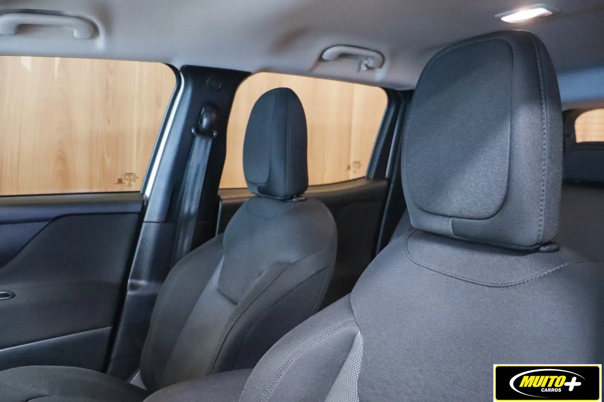 Jeep Renegade — foto 9