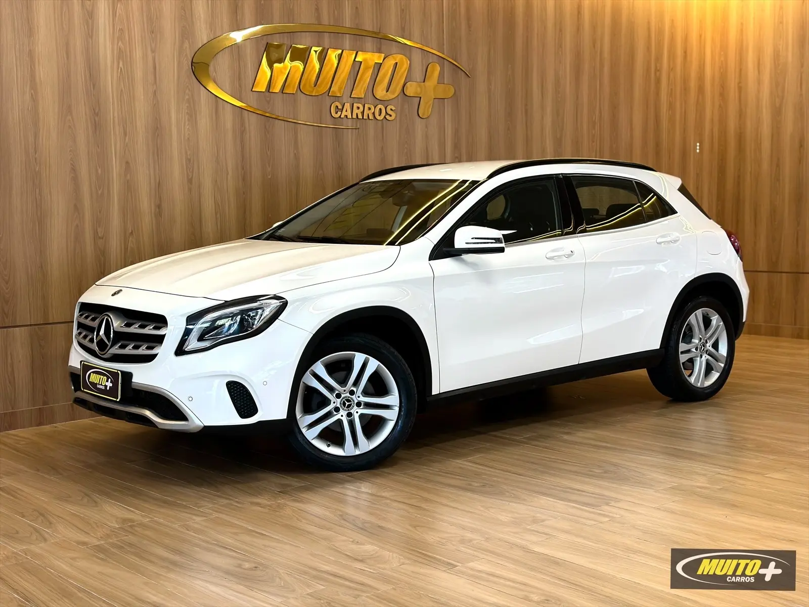 Mercedes Benz GLA 200 — foto 1
