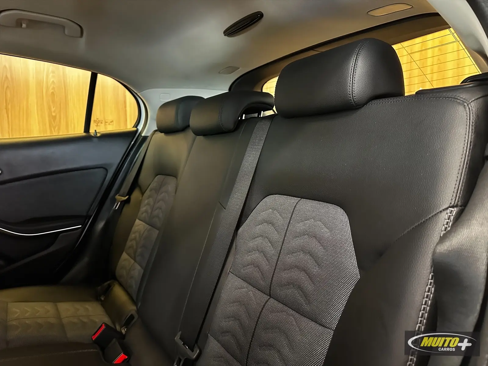 Mercedes Benz GLA 200 — foto 10