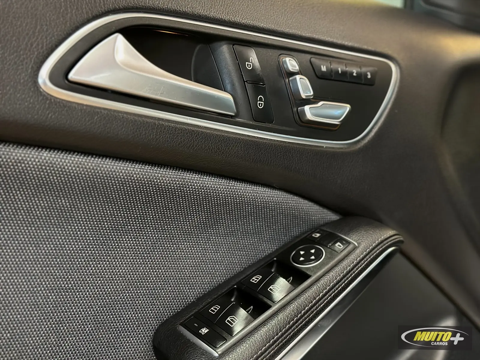 Mercedes Benz GLA 200 — foto 13
