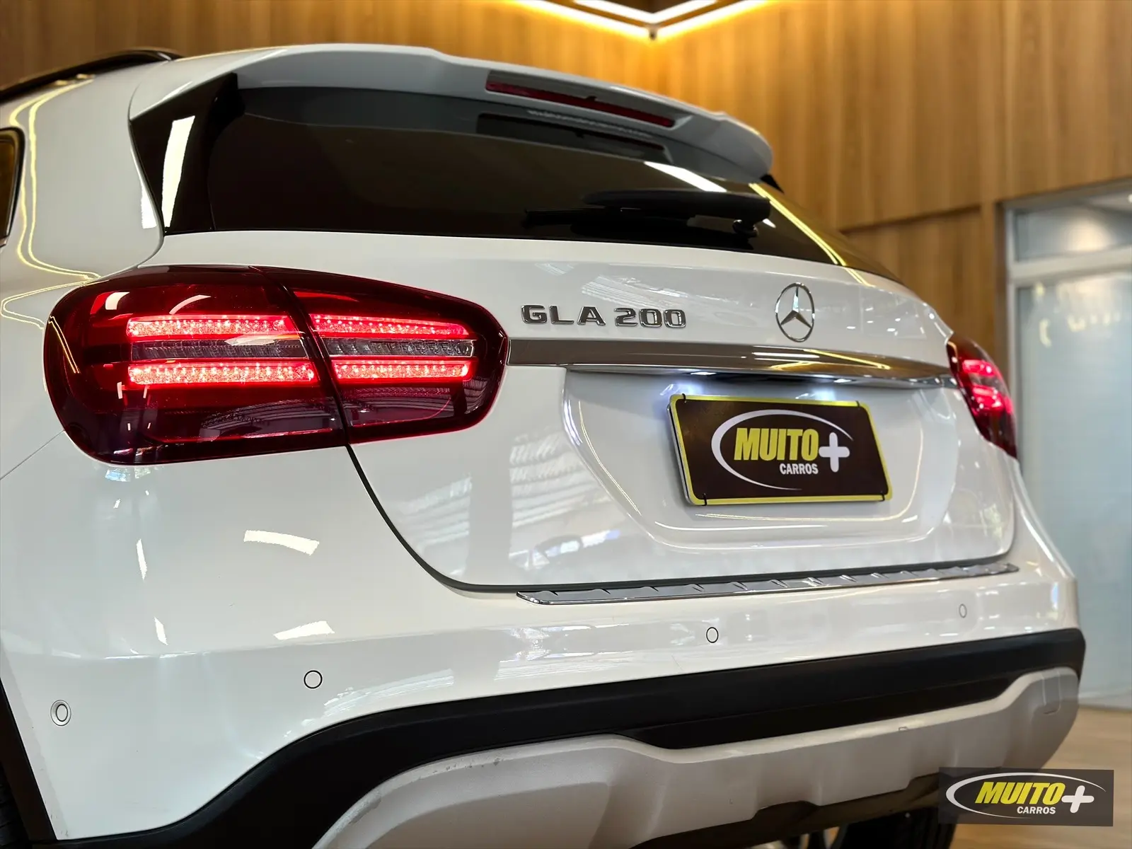 Mercedes Benz GLA 200 — foto 14