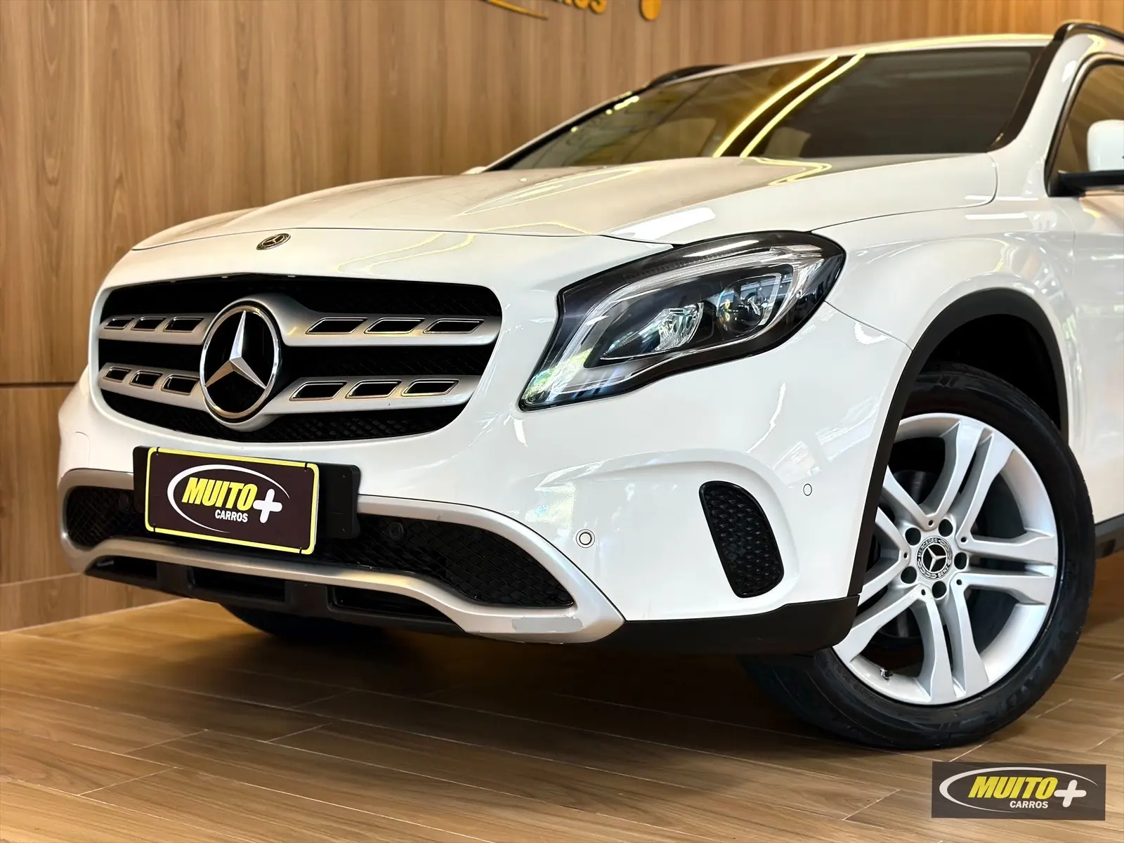 Mercedes Benz GLA 200 — foto 15