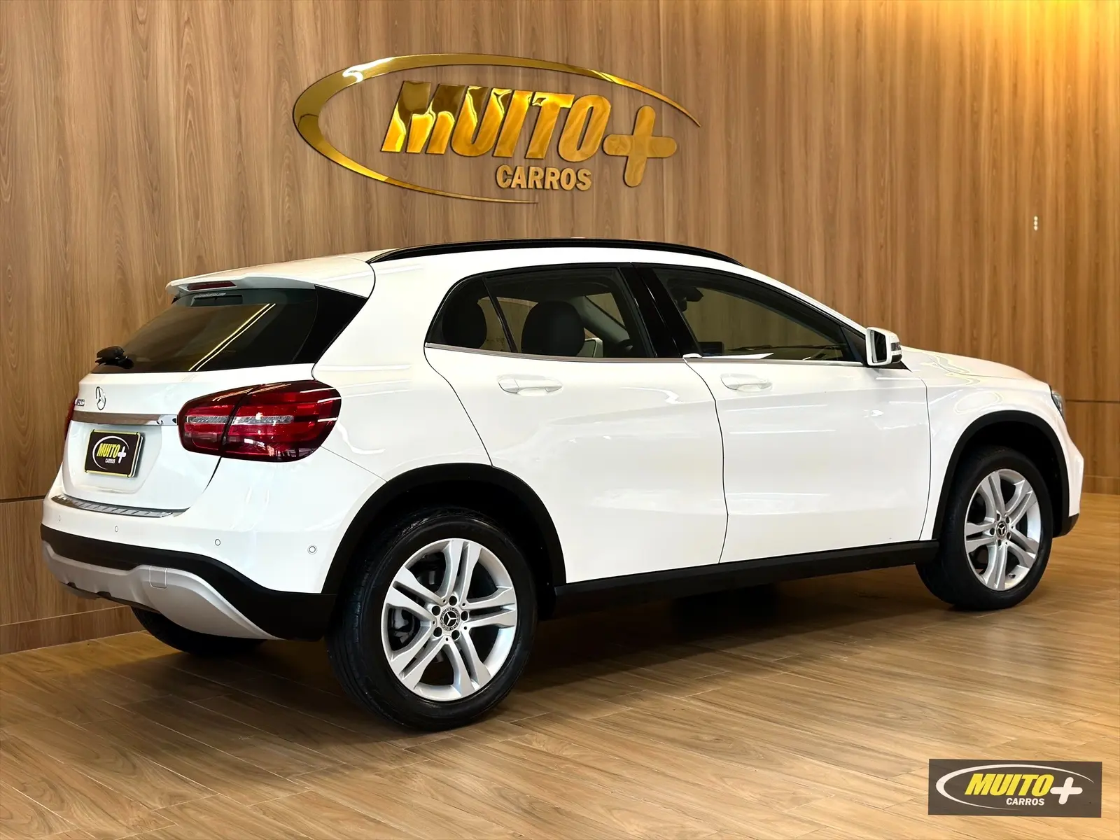 Mercedes Benz GLA 200 — foto 4