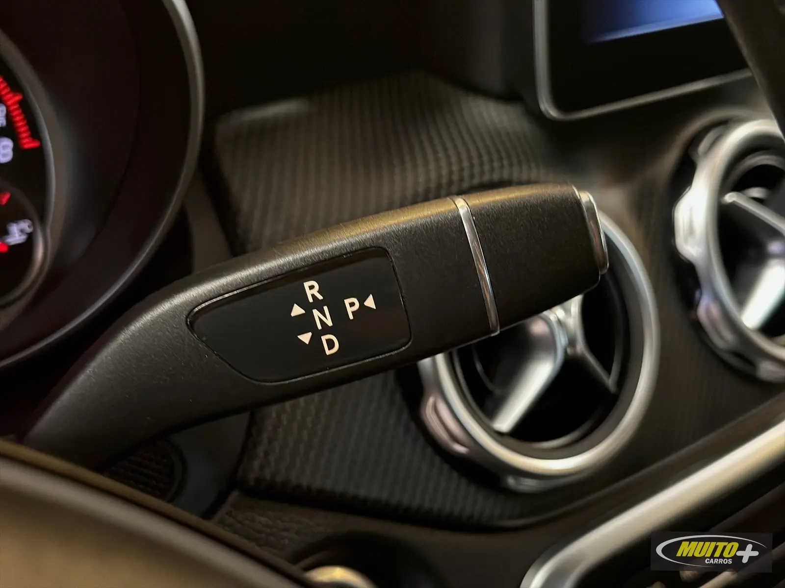 Mercedes Benz GLA 200 — foto 8