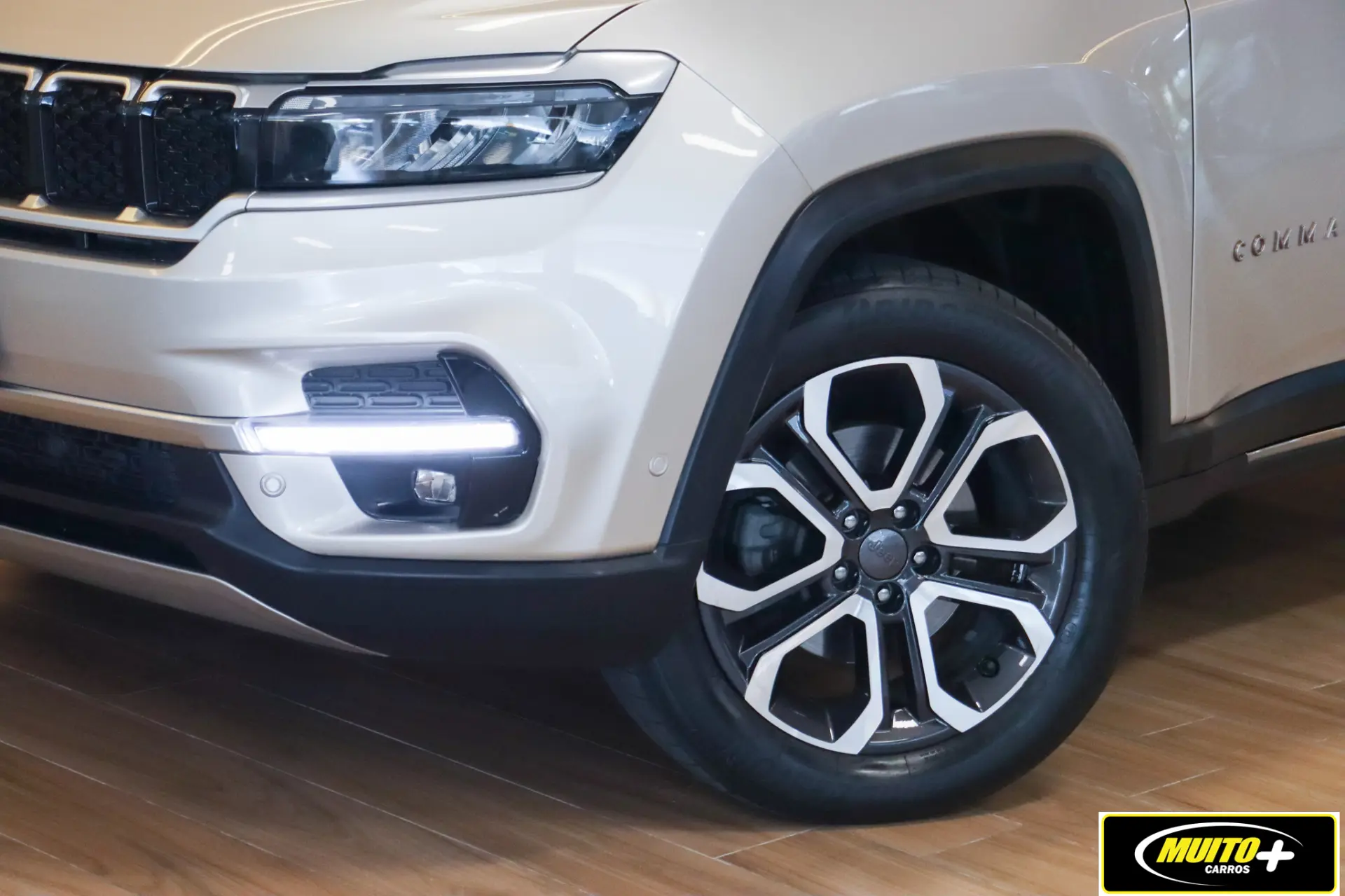 Jeep Commander — foto 18